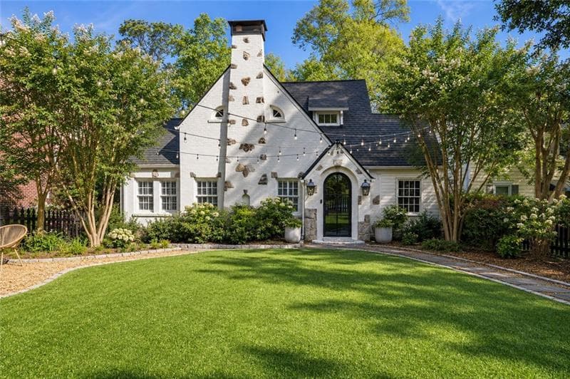 4 bedroom, 3 bathroom, 2,618 sq ft single family residence for rent at 578 Montgomery Ferry Road A, Atlanta, GA 30324 for $7,500 a month — photo 2
