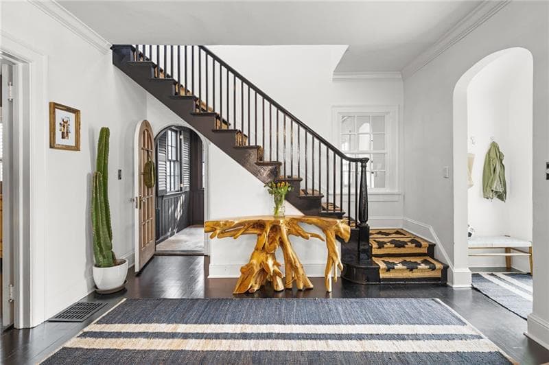 4 bedroom, 3 bathroom, 2,618 sq ft single family residence for rent at 578 Montgomery Ferry Road A, Atlanta, GA 30324 for $7,500 a month — photo 4