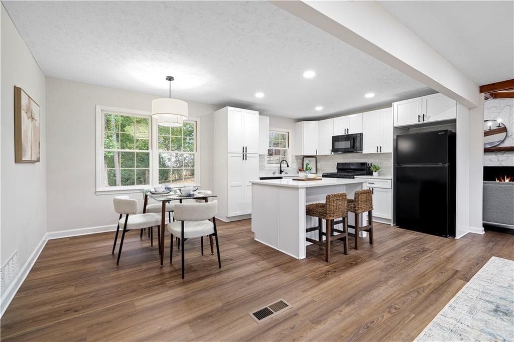4 bedroom, 2 bathroom, 1,826 sq ft single family residence for sale at 2751 Dunwood Lane, Acworth, GA 30102 — photo 5