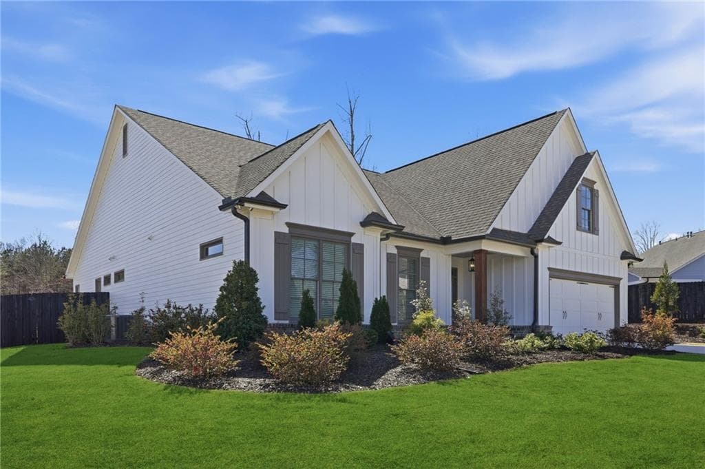 3 bedroom, 3 bathroom, 2,599 sq ft single family residence for sale at 6535 Serene Way, Dawsonville, GA 30534 — photo 2