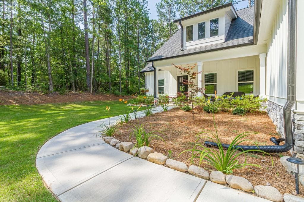 4 bedroom, 3 bathroom, 2,145 sq ft single family residence for sale at 84 Swallow Court, Monticello, GA 31064 — photo 2