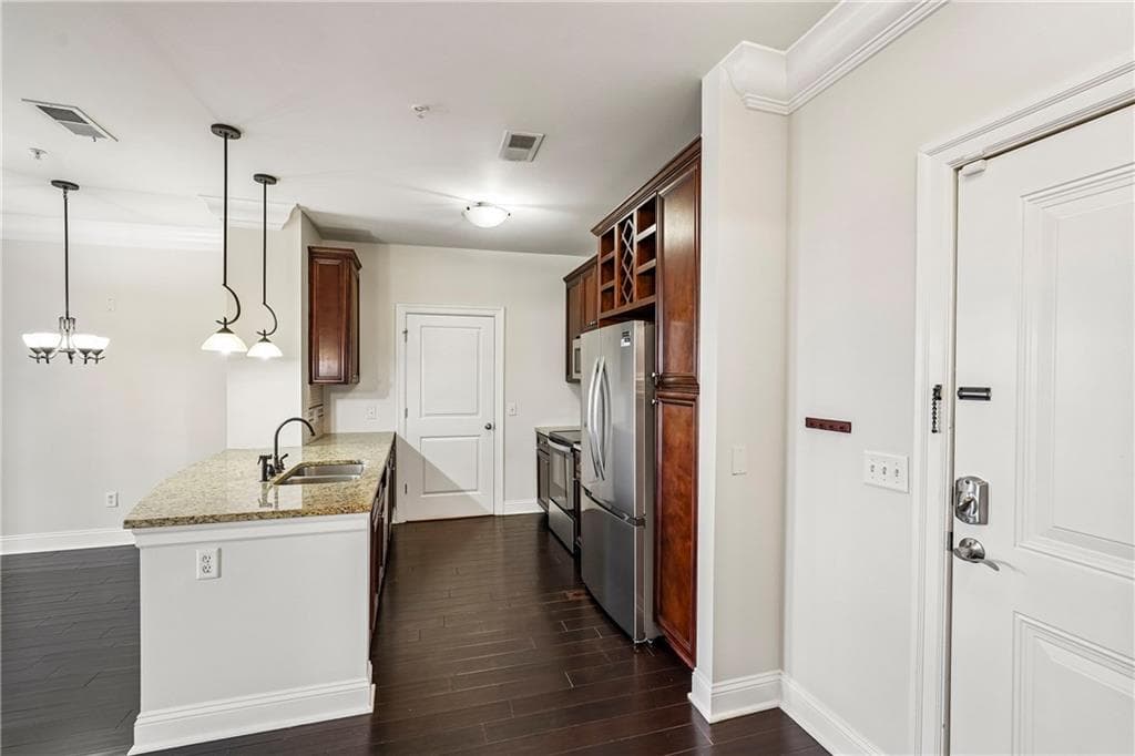 2 bedroom, 2 bathroom, 1,002 sq ft condominium for sale at 901 Abernathy Road 6230, Sandy Springs, GA 30328 — photo 3