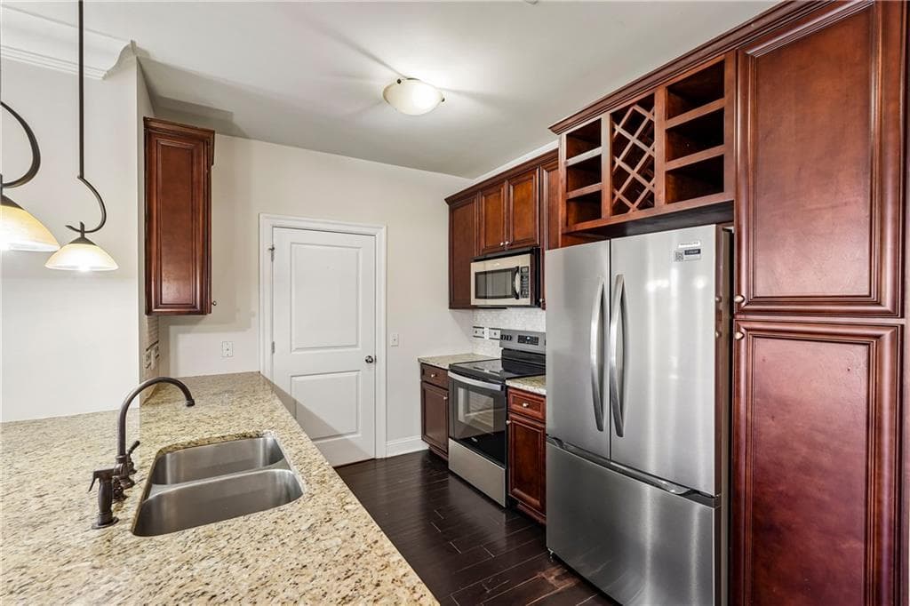 2 bedroom, 2 bathroom, 1,002 sq ft condominium for sale at 901 Abernathy Road 6230, Sandy Springs, GA 30328 — photo 5