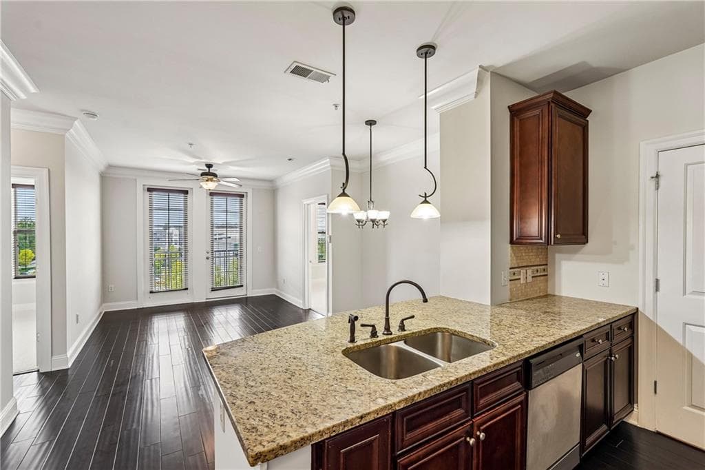 2 bedroom, 2 bathroom, 1,002 sq ft condominium for sale at 901 Abernathy Road 6230, Sandy Springs, GA 30328 — photo 6