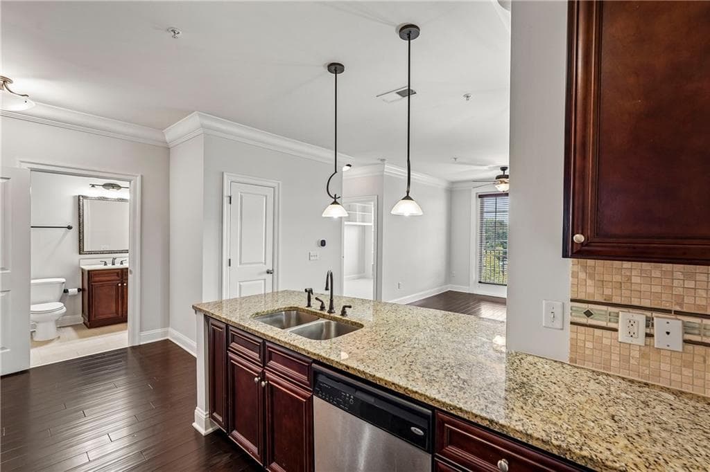 2 bedroom, 2 bathroom, 1,002 sq ft condominium for sale at 901 Abernathy Road 6230, Sandy Springs, GA 30328 — photo 8