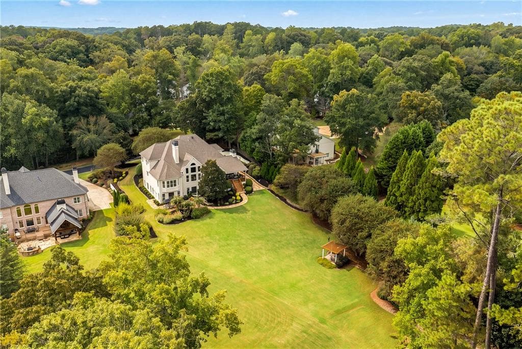 6 bedroom, 7 bathroom, 6,223 sq ft single family residence for sale at 1051 Fieldstone Trail, Milton, GA 30004 — photo 2