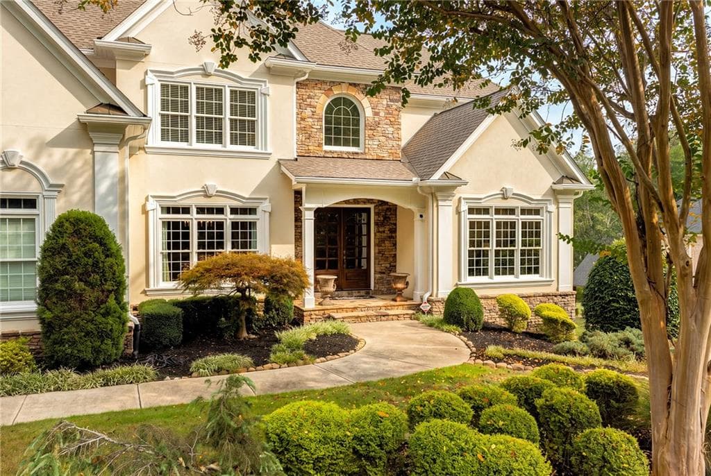 6 bedroom, 7 bathroom, 6,223 sq ft single family residence for sale at 1051 Fieldstone Trail, Milton, GA 30004 — photo 3