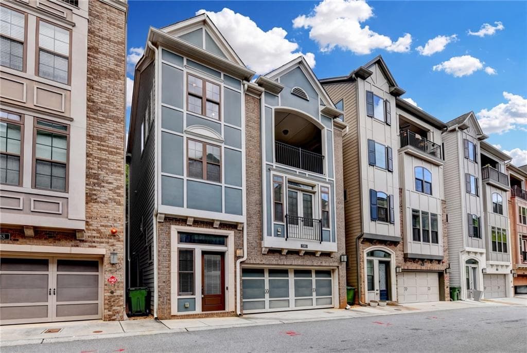 3 bedroom, 3 bathroom, 1,890 sq ft single family residence for sale at 595 Broadview Place, Atlanta, GA 30324 — photo 4