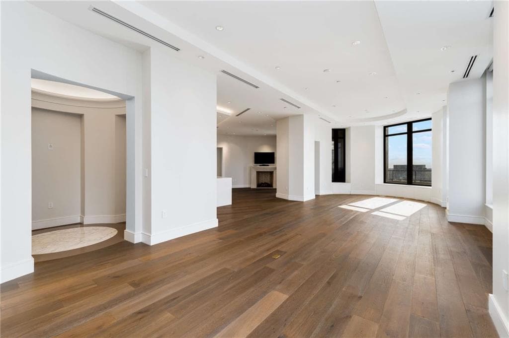 3 bedroom, 4 bathroom, 3,407 sq ft condominium for rent at 3376 Peachtree Road 33B, Atlanta, GA 30326 for $13,000 a month — photo 3
