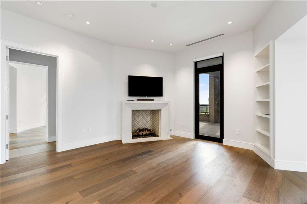 3 bedroom, 4 bathroom, 3,407 sq ft condominium for rent at 3376 Peachtree Road 33B, Atlanta, GA 30326 for $13,000 a month — photo 9