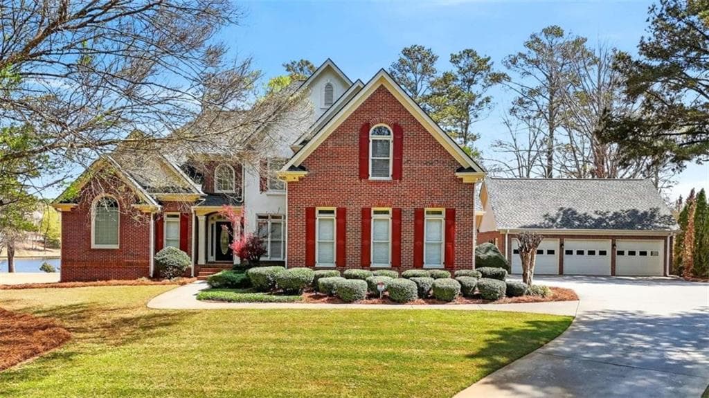 6 bedroom, 5 bathroom, 6,118 sq ft single family residence for sale at 1009 Lyndhurst Way, Conyers, GA 30013 — photo 8