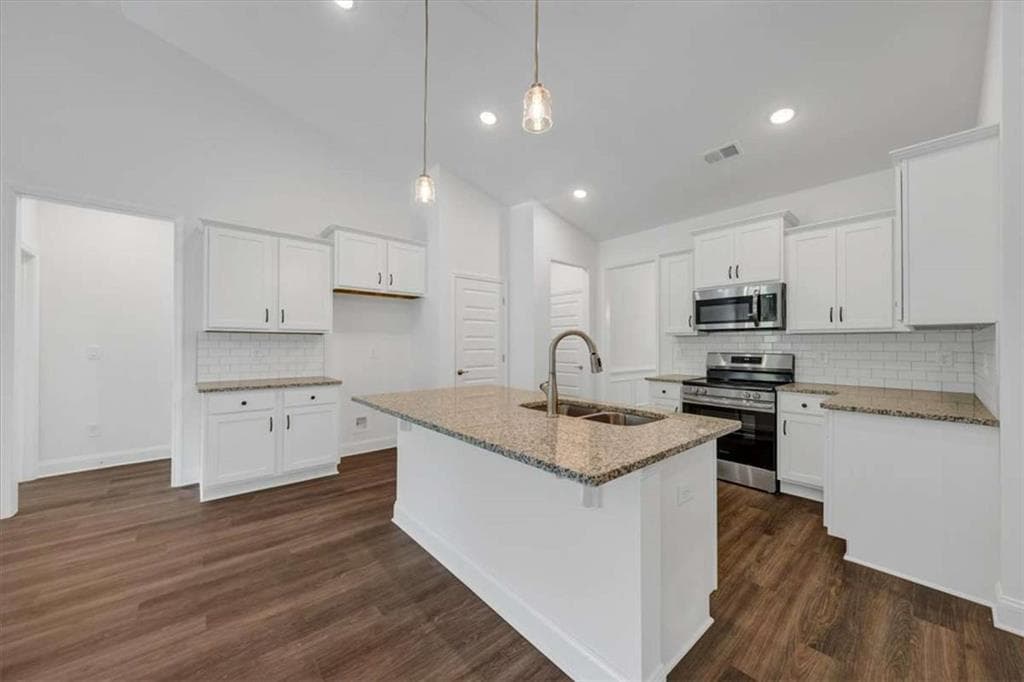 4 bedroom, 2 bathroom, 2,100 sq ft single family residence for sale at 305 Angela Avenue, Bowdon, GA 30108 — photo 3