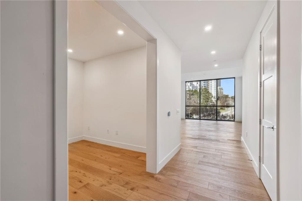 3 bedroom, 4 bathroom, 2,249 sq ft condominium for sale at 2425 Peachtree Road 501, Atlanta, GA 30305 — photo 4