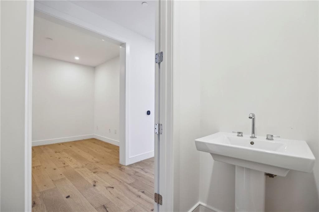 3 bedroom, 4 bathroom, 2,249 sq ft condominium for sale at 2425 Peachtree Road 501, Atlanta, GA 30305 — photo 7