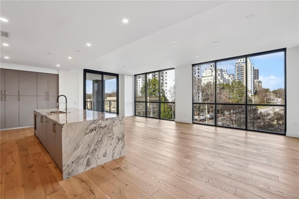 3 bedroom, 4 bathroom, 2,249 sq ft condominium for sale at 2425 Peachtree Road 501, Atlanta, GA 30305 — photo 8
