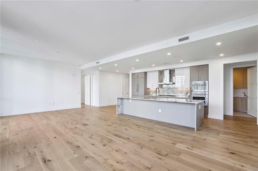 3 bedroom, 4 bathroom, 2,249 sq ft condominium for sale at 2425 Peachtree Road 501, Atlanta, GA 30305 — photo 10