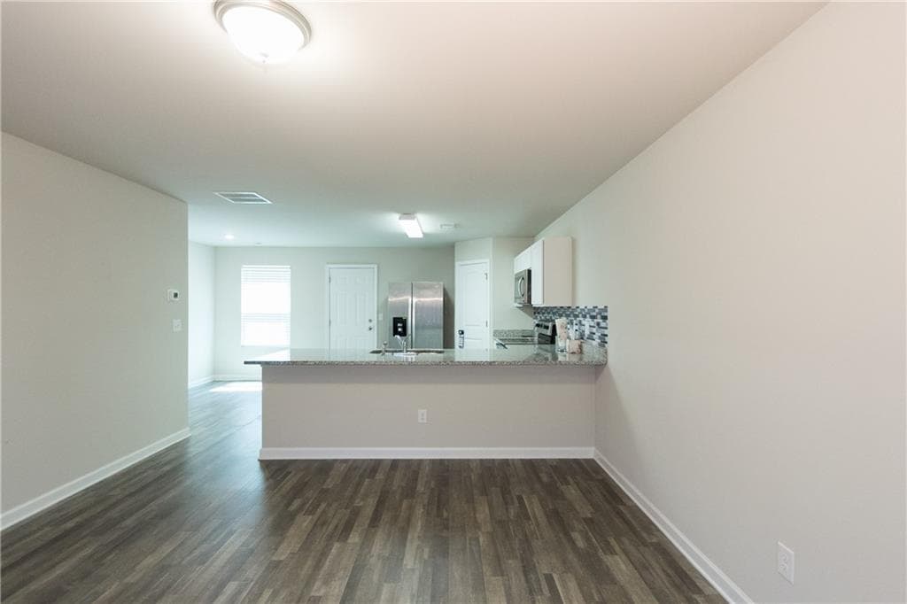 4 bedroom, 3 bathroom, 2,323 sq ft single family residence for rent at 706 Dove Tree Lane, Social Circle, GA 30025 for $2,000 a month — photo 4