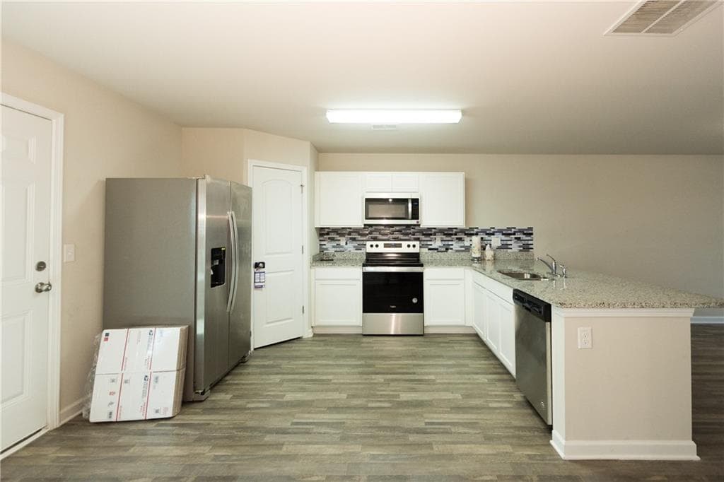4 bedroom, 3 bathroom, 2,323 sq ft single family residence for rent at 706 Dove Tree Lane, Social Circle, GA 30025 for $2,000 a month — photo 5