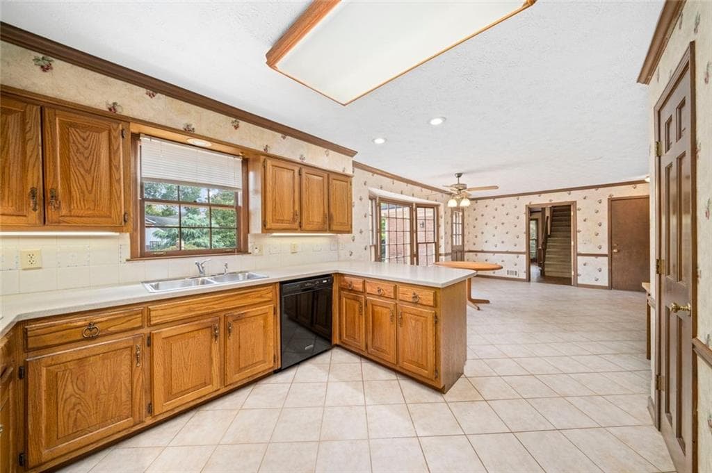4 bedroom, 4 bathroom, 4,112 sq ft single family residence under contract at 4965 Trailridge Pass, Dunwoody, GA 30338 — photo 4