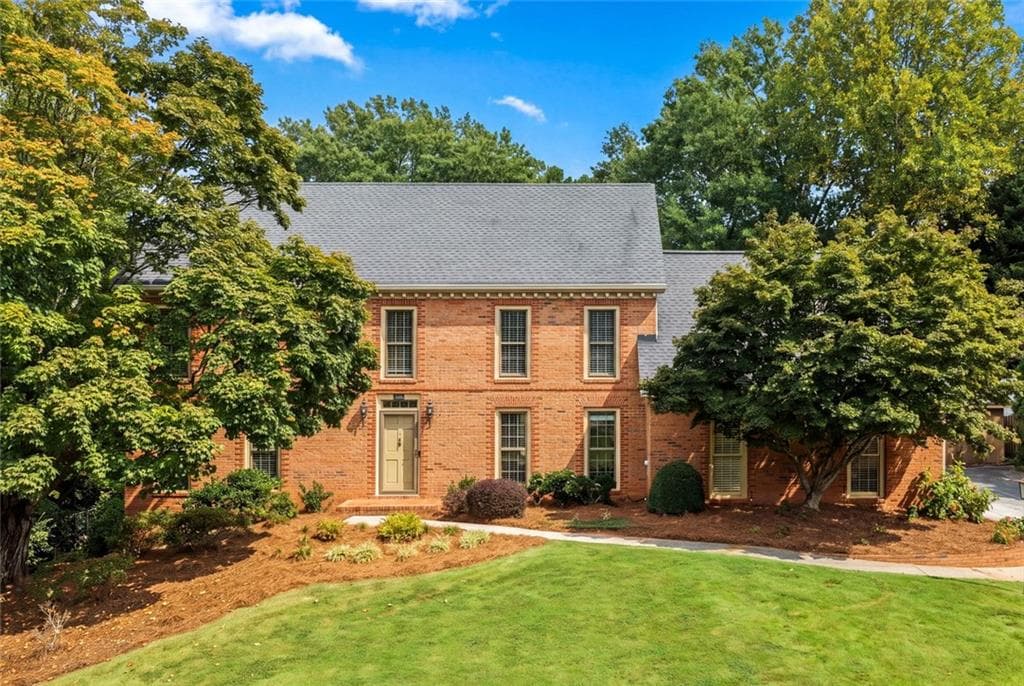 4 bedroom, 4 bathroom, 4,112 sq ft single family residence under contract at 4965 Trailridge Pass, Dunwoody, GA 30338 — photo 6