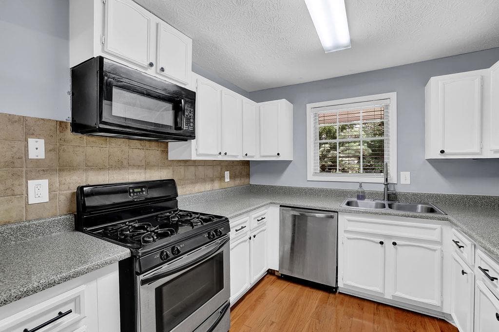 2 bedroom, 1 bathroom, 1,097 sq ft condominium for sale at 1905 Countryside Place, Smyrna, GA 30080 — photo 4