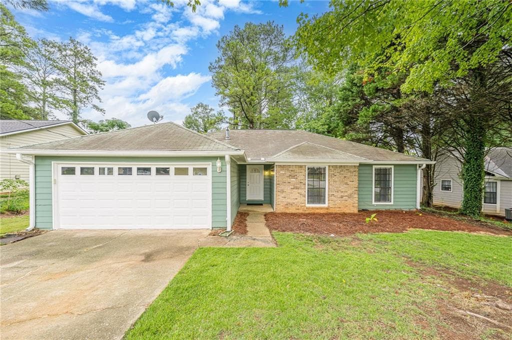 3 bedroom, 2 bathroom, 1,442 sq ft single family residence under contract at 1648 Brandon Square, Lawrenceville, GA 30044 — photo 4
