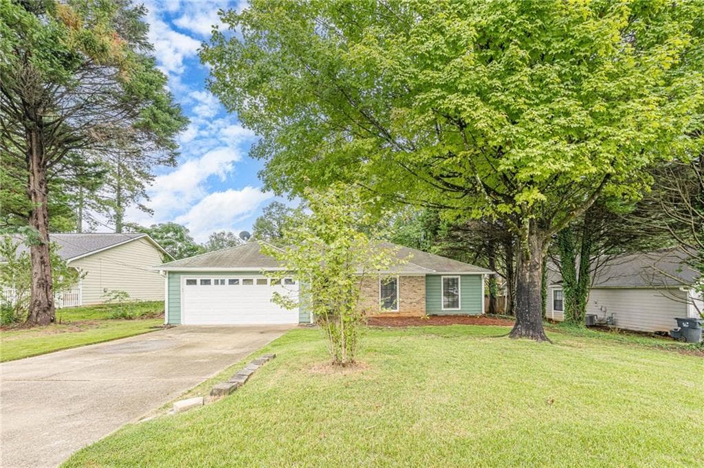 3 bedroom, 2 bathroom, 1,442 sq ft single family residence under contract at 1648 Brandon Square, Lawrenceville, GA 30044 — photo 2