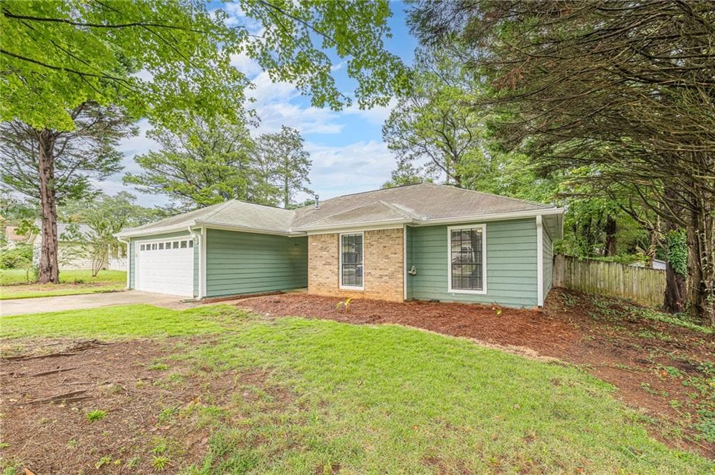 3 bedroom, 2 bathroom, 1,442 sq ft single family residence under contract at 1648 Brandon Square, Lawrenceville, GA 30044 — photo 5