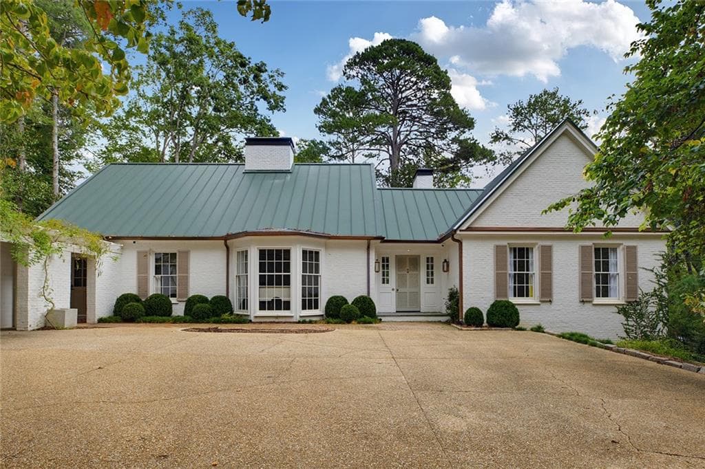 5 bedroom, 4 bathroom single family residence under contract at 4061 Glen Devon Drive, Atlanta, GA 30327