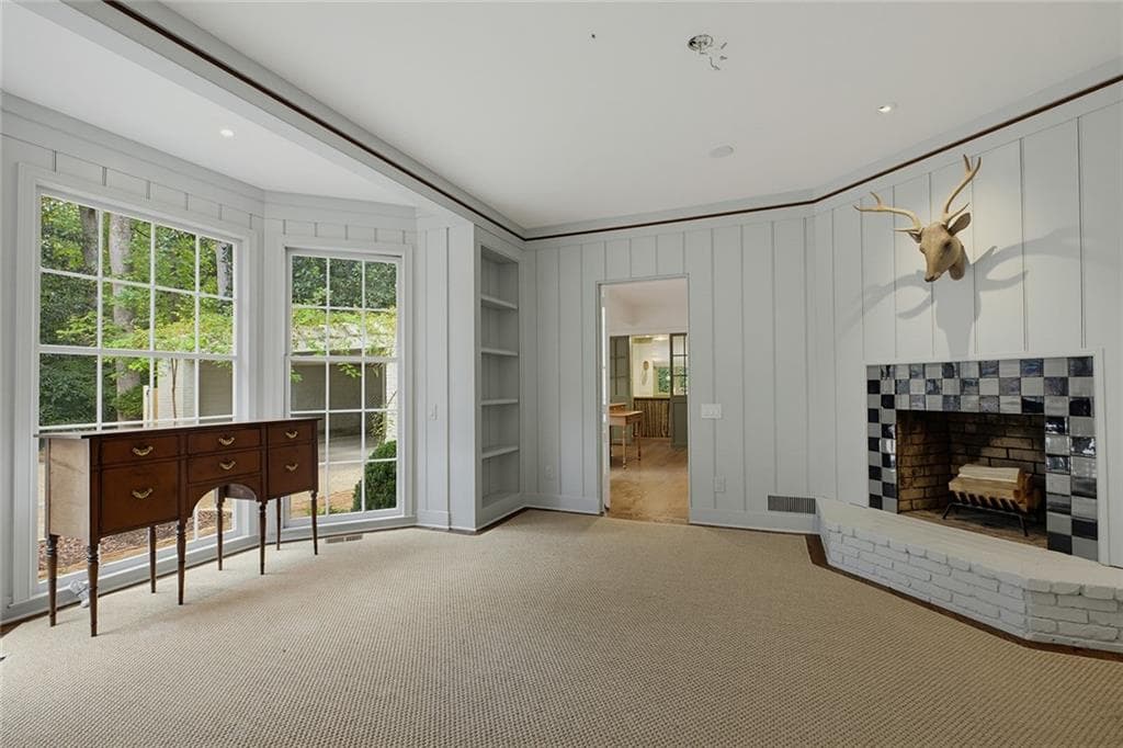 5 bedroom, 4 bathroom single family residence under contract at 4061 Glen Devon Drive, Atlanta, GA 30327 — photo 3