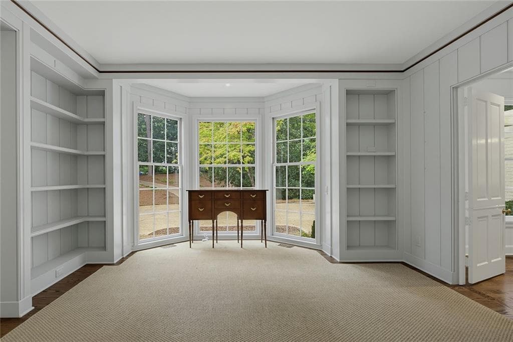 5 bedroom, 4 bathroom single family residence under contract at 4061 Glen Devon Drive, Atlanta, GA 30327 — photo 4