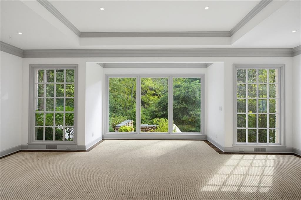 5 bedroom, 4 bathroom single family residence under contract at 4061 Glen Devon Drive, Atlanta, GA 30327 — photo 9