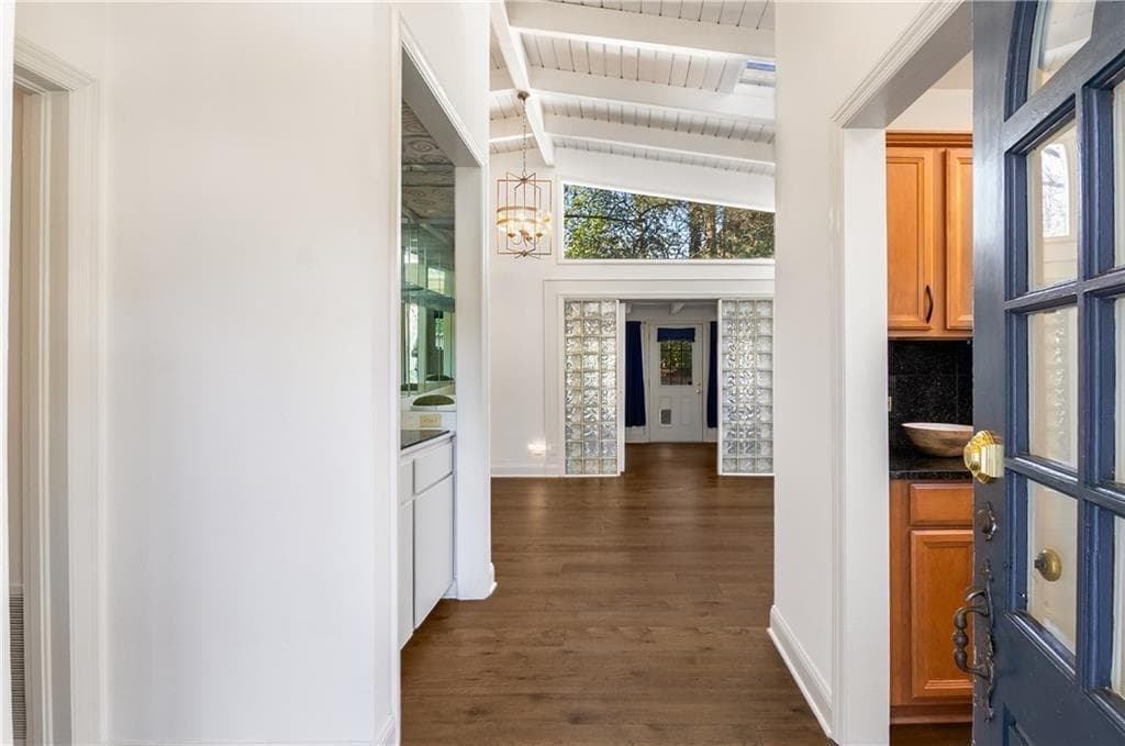 4 bedroom, 2 bathroom, 1,872 sq ft single family residence for rent at 130 Putnam Circle, Atlanta, GA 30342 for $4,950 a month — photo 3