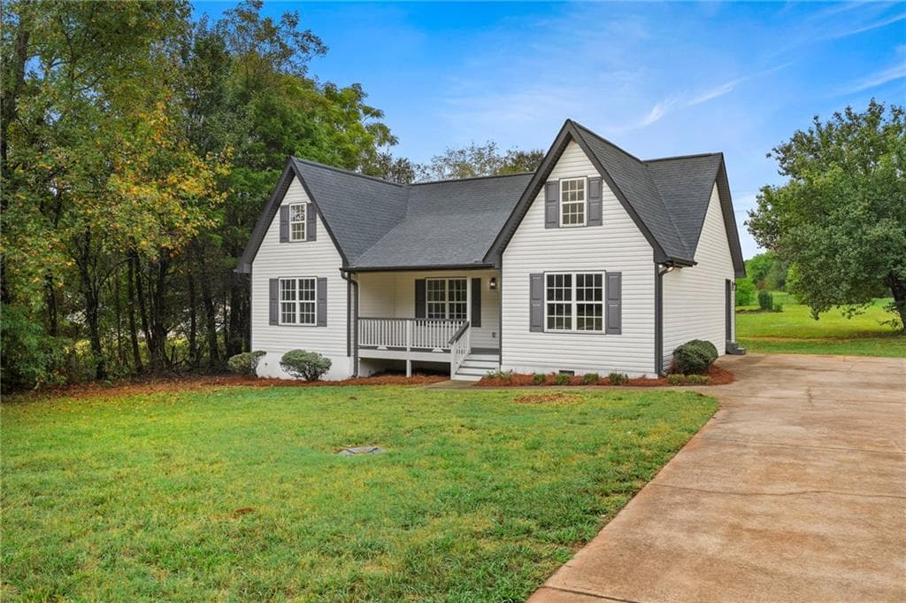 4 bedroom, 2 bathroom, 2,001 sq ft single family residence for sale at 2920 High Falls Road, Griffin, GA 30223 — photo 2