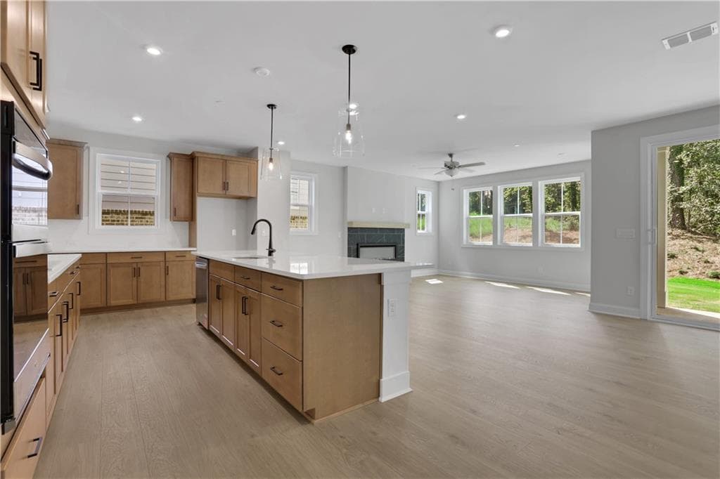 5 bedroom, 4 bathroom, 3,351 sq ft single family residence for sale at 116 Kindred Lane, Marietta, GA 30066 — photo 3
