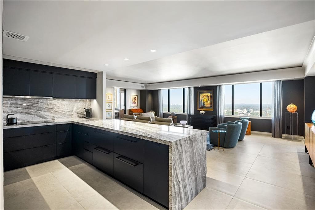 2 bedroom, 3 bathroom, 2,090 sq ft condominium for sale at 75 14th Street 4420, Atlanta, GA 30309 — photo 5