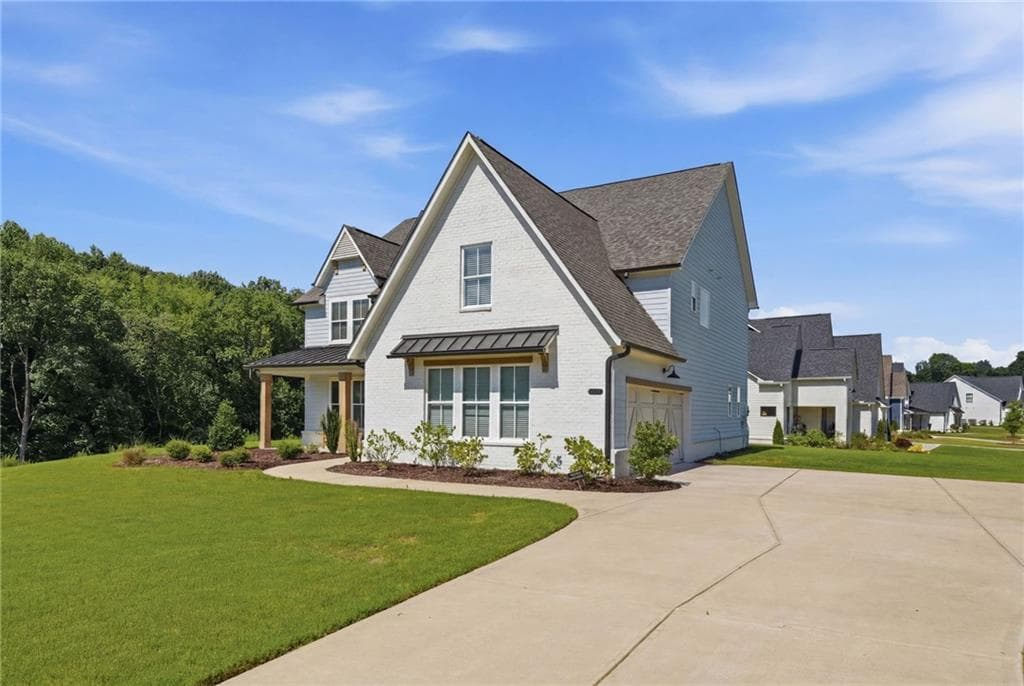 5 bedroom, 5 bathroom, 3,371 sq ft single family residence under contract at 8210 Long Knoll Way, Gainesville, GA 30506 — photo 2