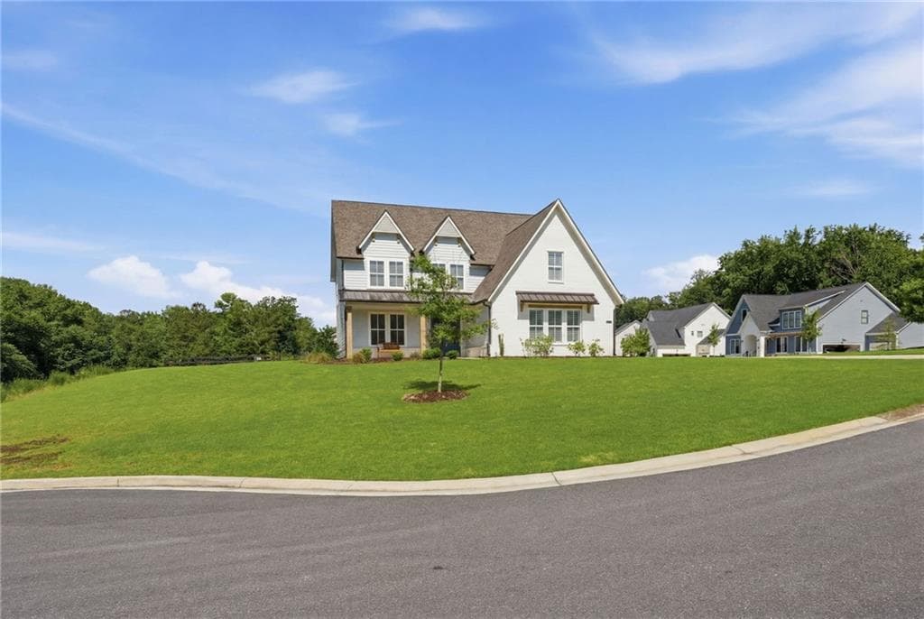 5 bedroom, 5 bathroom, 3,371 sq ft single family residence under contract at 8210 Long Knoll Way, Gainesville, GA 30506 — photo 4