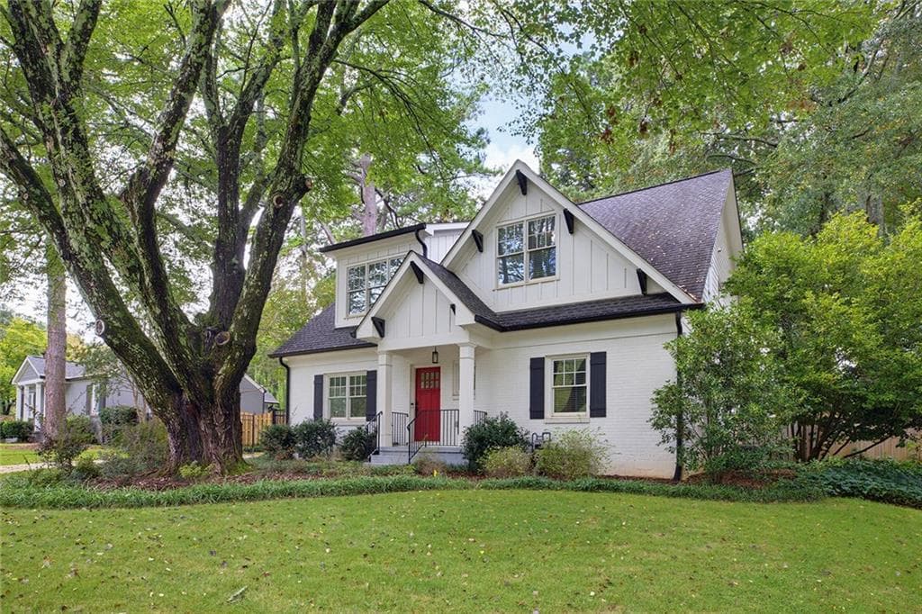 5 bedroom, 3 bathroom, 3,150 sq ft single family residence for rent at 827 Derrydown Way, Decatur, GA 30030 for $6,200 a month — photo 2