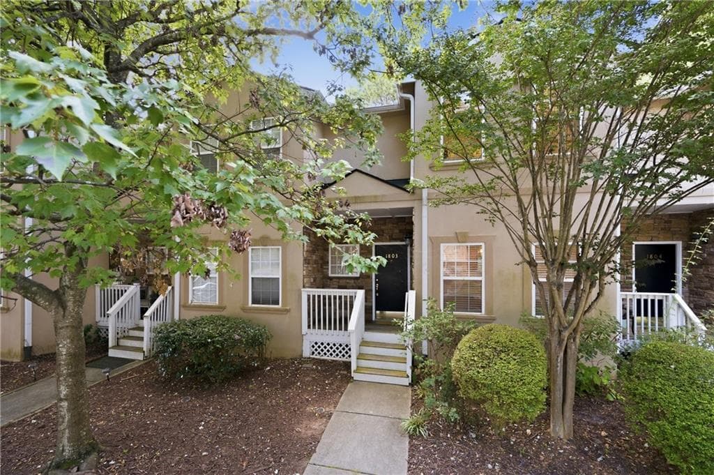 2 bedroom, 3 bathroom, 1,300 sq ft townhouse for rent at 1803 Masons Creek Circle, Sandy Springs, GA 30350 for $2,500 a month — photo 3