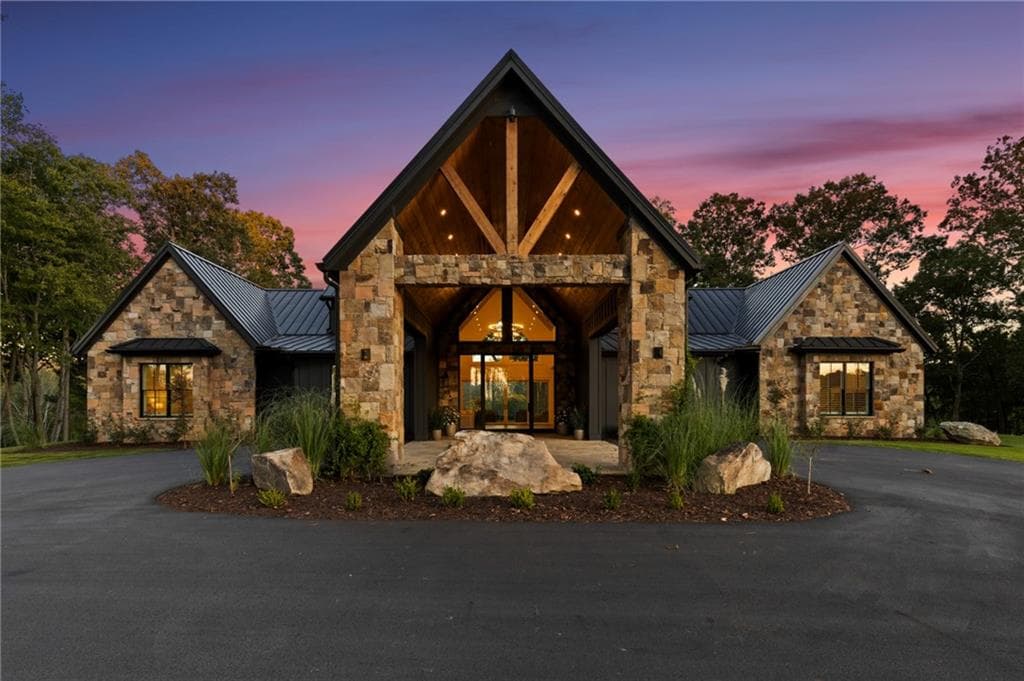4 bedroom, 5 bathroom, 3,638 sq ft single family residence for sale at 364 Bravo Way, Talking Rock, GA 30175 — photo 5