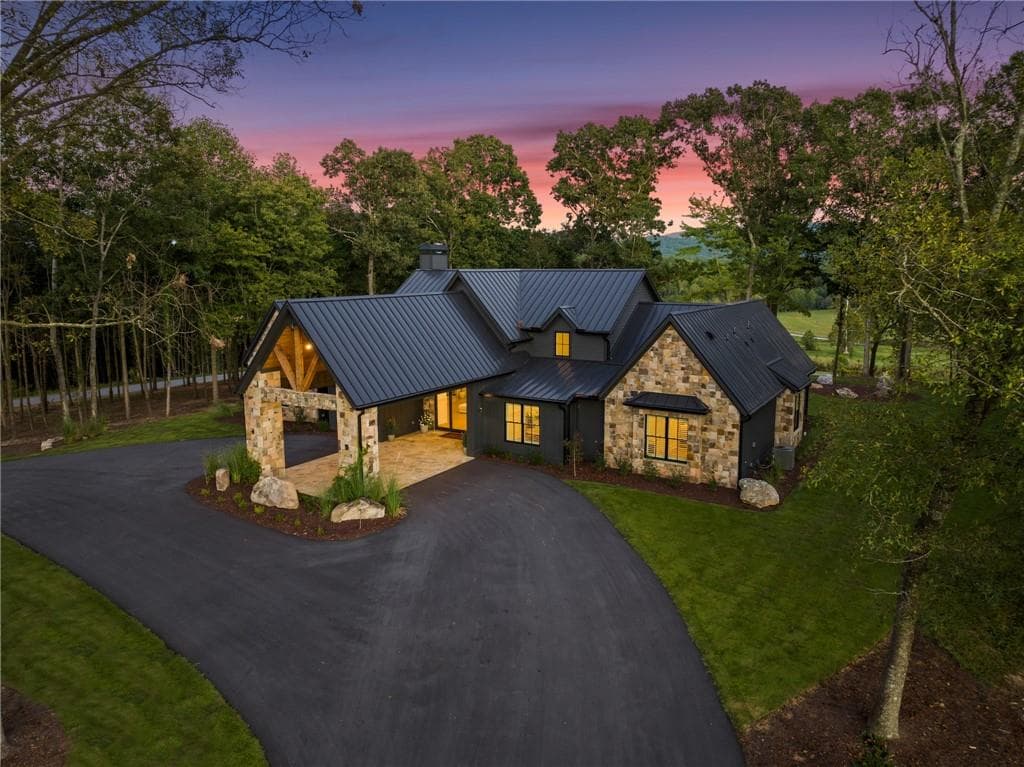 4 bedroom, 5 bathroom, 3,638 sq ft single family residence for sale at 364 Bravo Way, Talking Rock, GA 30175 — photo 6