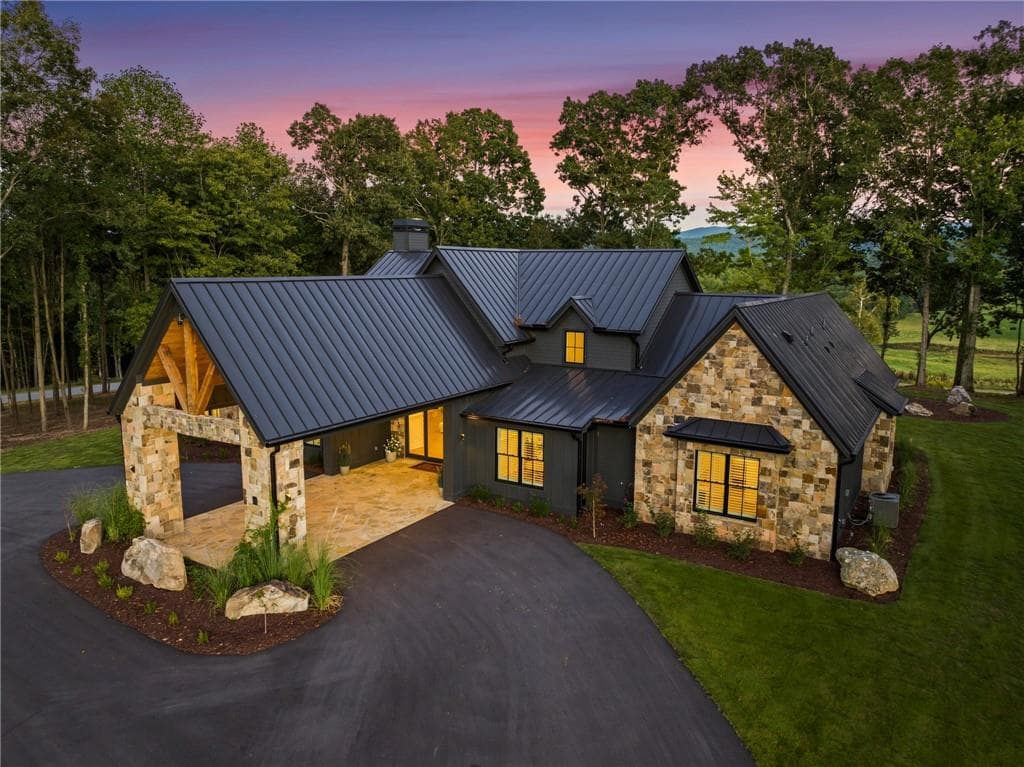 4 bedroom, 5 bathroom, 3,638 sq ft single family residence for sale at 364 Bravo Way, Talking Rock, GA 30175 — photo 7