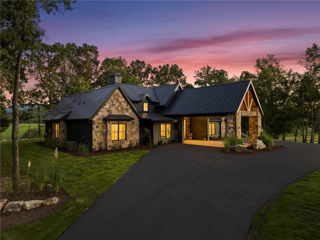 4 bedroom, 5 bathroom, 3,638 sq ft single family residence for sale at 364 Bravo Way, Talking Rock, GA 30175 — photo 8