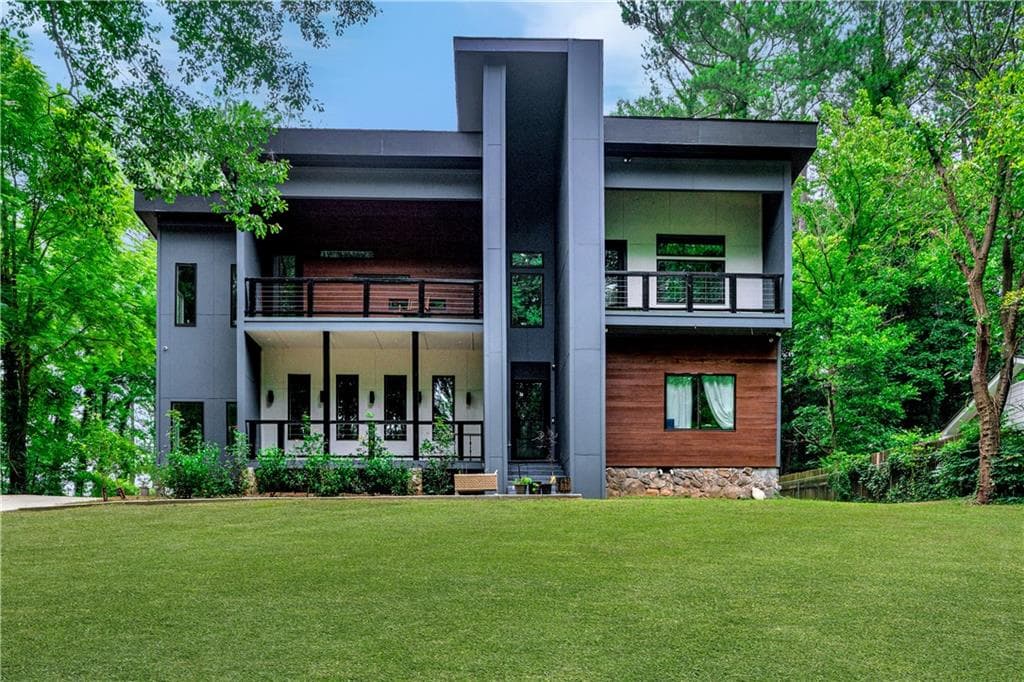 5 bedroom, 4 bathroom, 4,000 sq ft single family residence for sale at 3009 Orion Drive, Decatur, GA 30033 — photo 3