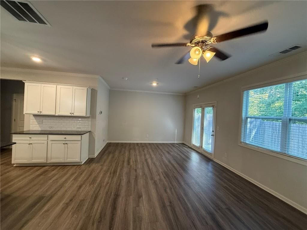 3 bedroom, 3 bathroom, 1,989 sq ft townhouse for rent at 720 Woodstock Grove Drive, Woodstock, GA 30188 for $2,575 a month — photo 8