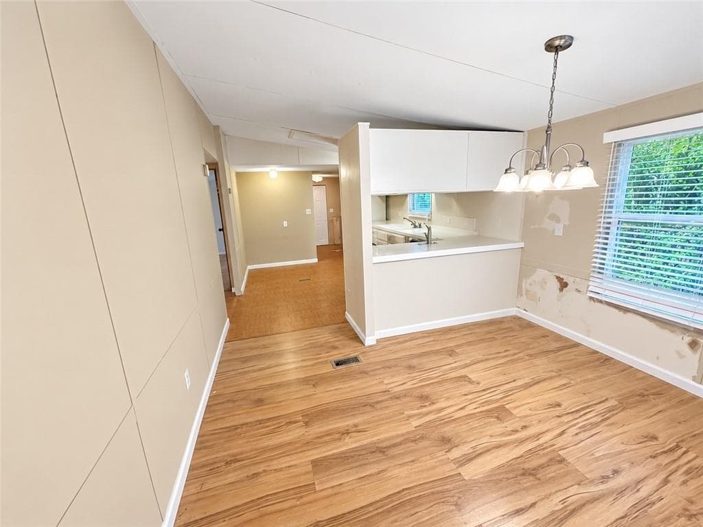 3 bedroom, 2 bathroom single family residence under contract at 729 Doster Circle, Winder, GA 30680 — photo 5