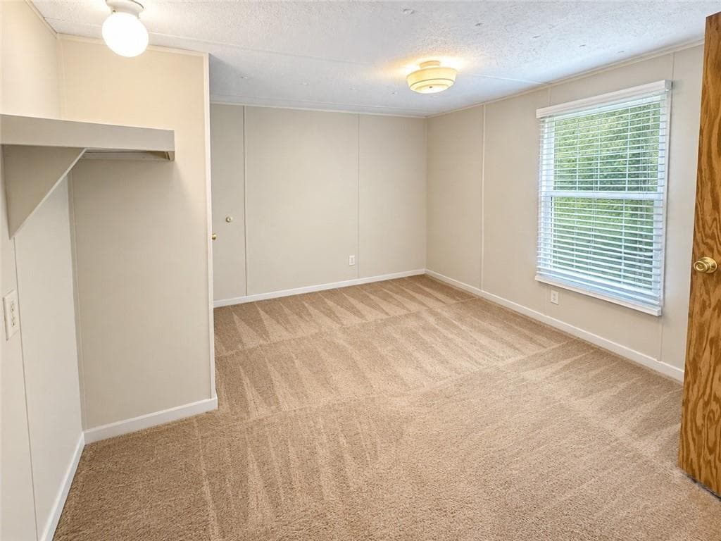 3 bedroom, 2 bathroom single family residence under contract at 729 Doster Circle, Winder, GA 30680 — photo 9