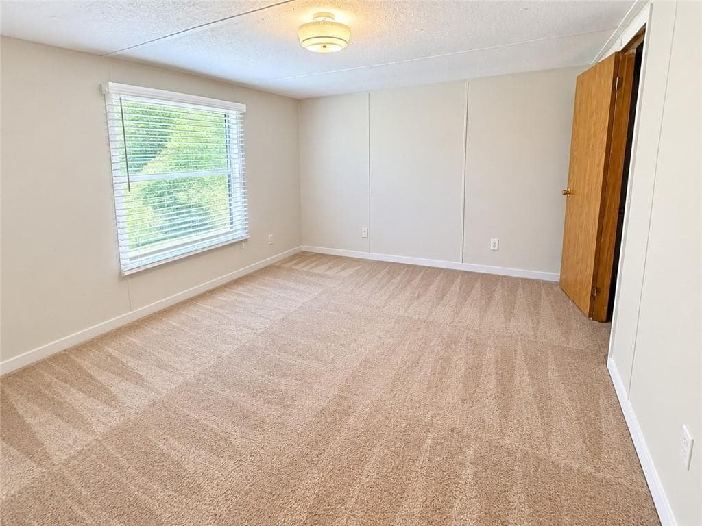 3 bedroom, 2 bathroom single family residence under contract at 729 Doster Circle, Winder, GA 30680 — photo 10