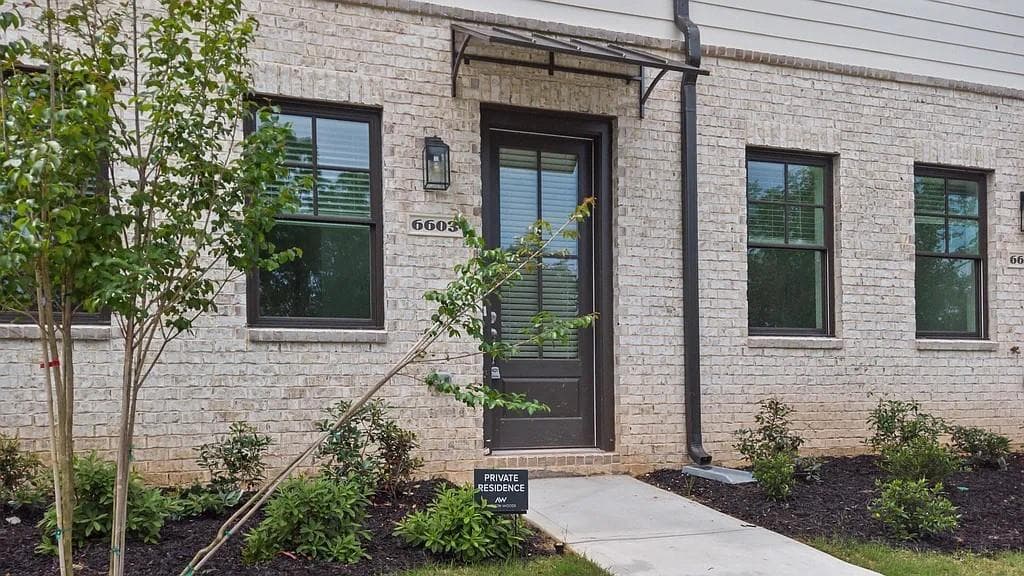 3 bedroom, 4 bathroom, 1,608 sq ft townhouse for rent at 6603 Beacon Drive, Atlanta, GA 30328 for $3,900 a month — photo 1 of 59